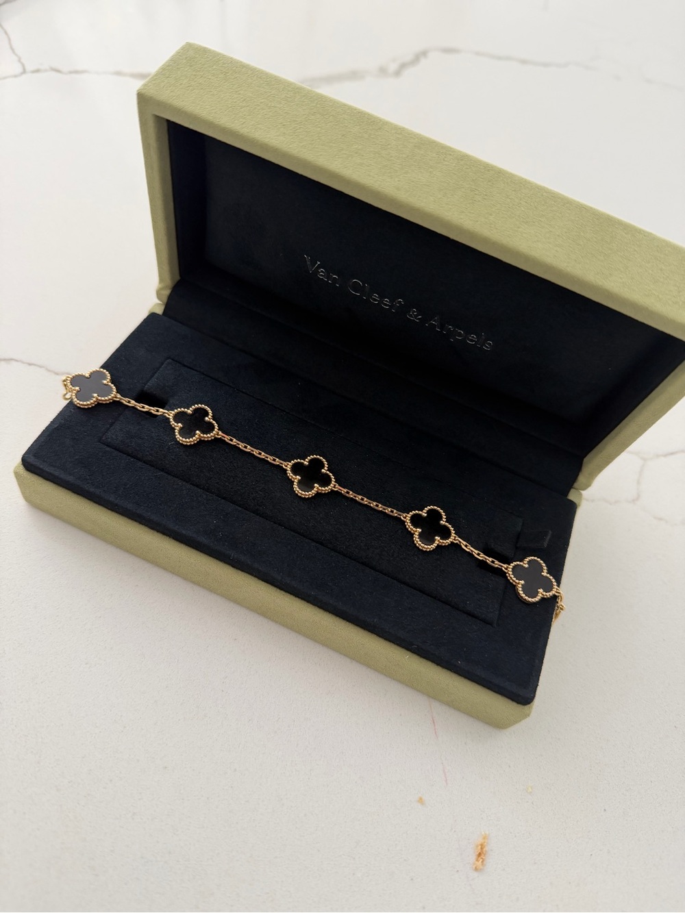 Van Cleef 5 Motif Bracelet – 18K yellow Gold Black Onyx - Picture 1 of 8